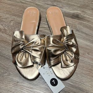 NWT a.new.day Womens one strap sandals in size 7